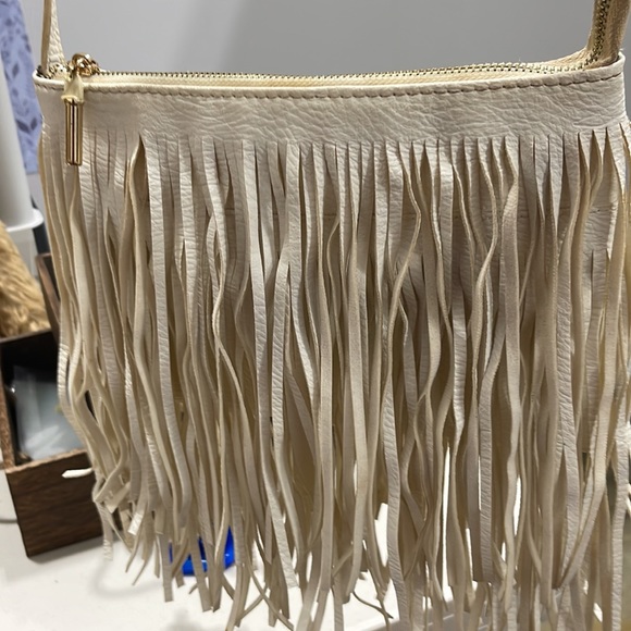 White leather fringe Crossbody Bag - Picture 4 of 8